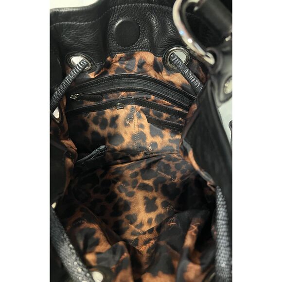 B. Makowsky metallic leather snake print drawstring bucket/shoulder bag. - Picture 9 of 9